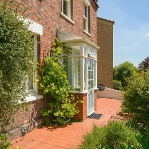  Holiday home Charming 2 Double Bed Style House
